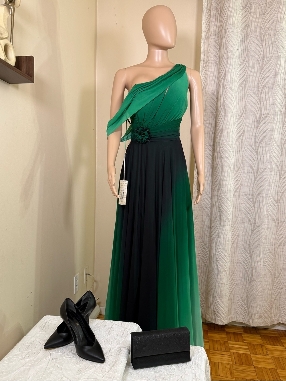 Elegant One-Shoulder Green and Black Evening Gown